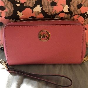 Micheal Kors Wristlet